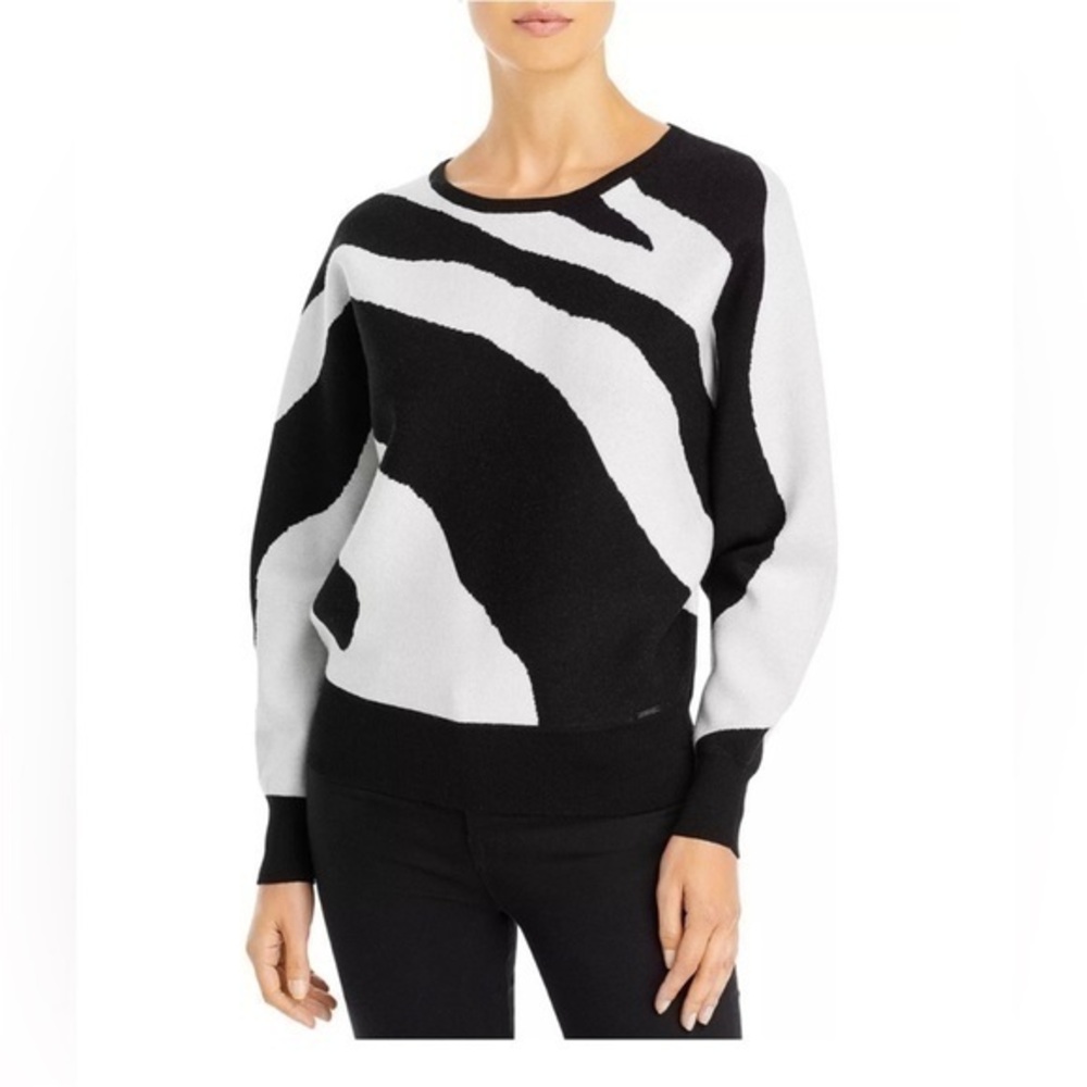 T Tahari Zebra Print Sweater Size Medium